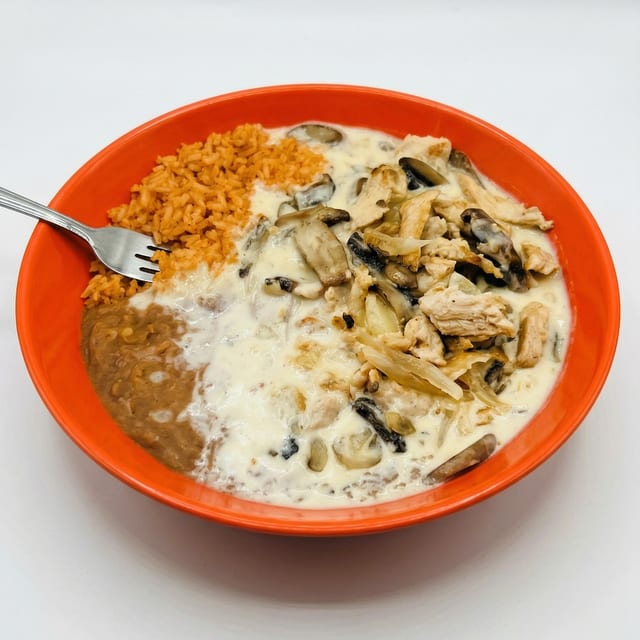 Pollo a la Crema.